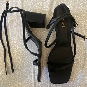 ALOHAS BLACK HEEL